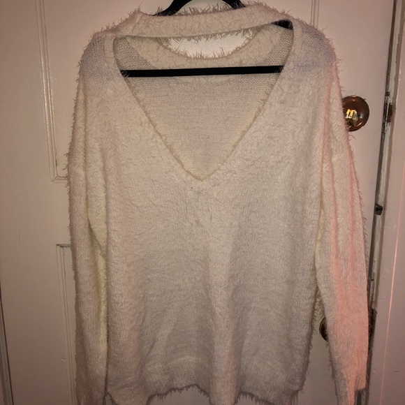 Fuzzy White Open-Back Sweater - Picture 5 of 5
